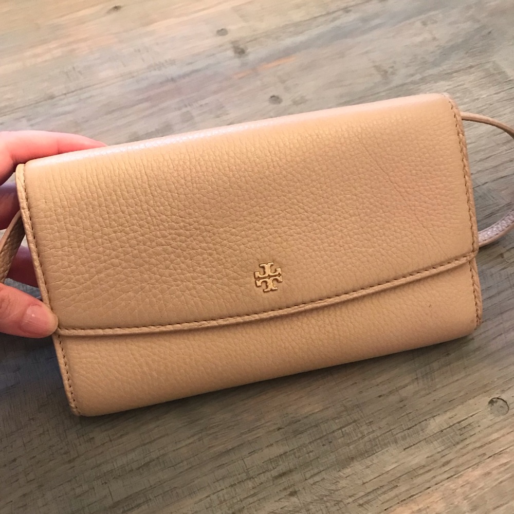 Tory Burch Robinson Wallet and Cross Bag